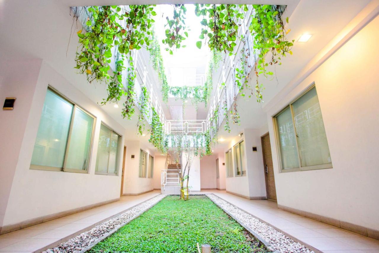 Legreen Suite Pejompongan Jakarta Extérieur photo